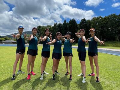 練習後の様子(左から、晴菜・小林・清水・新・平野・日吉・晶菜））